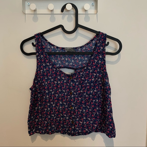Charlotte Russe Flower Crop Top - Picture 3 of 4